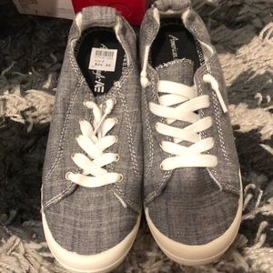 American Eagle Slip Ons